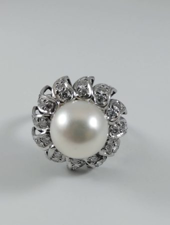 Anello margherita con Perla