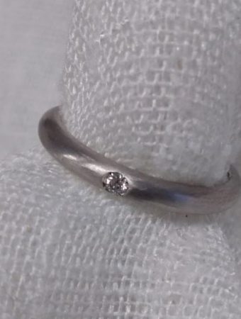 anellino con diamante